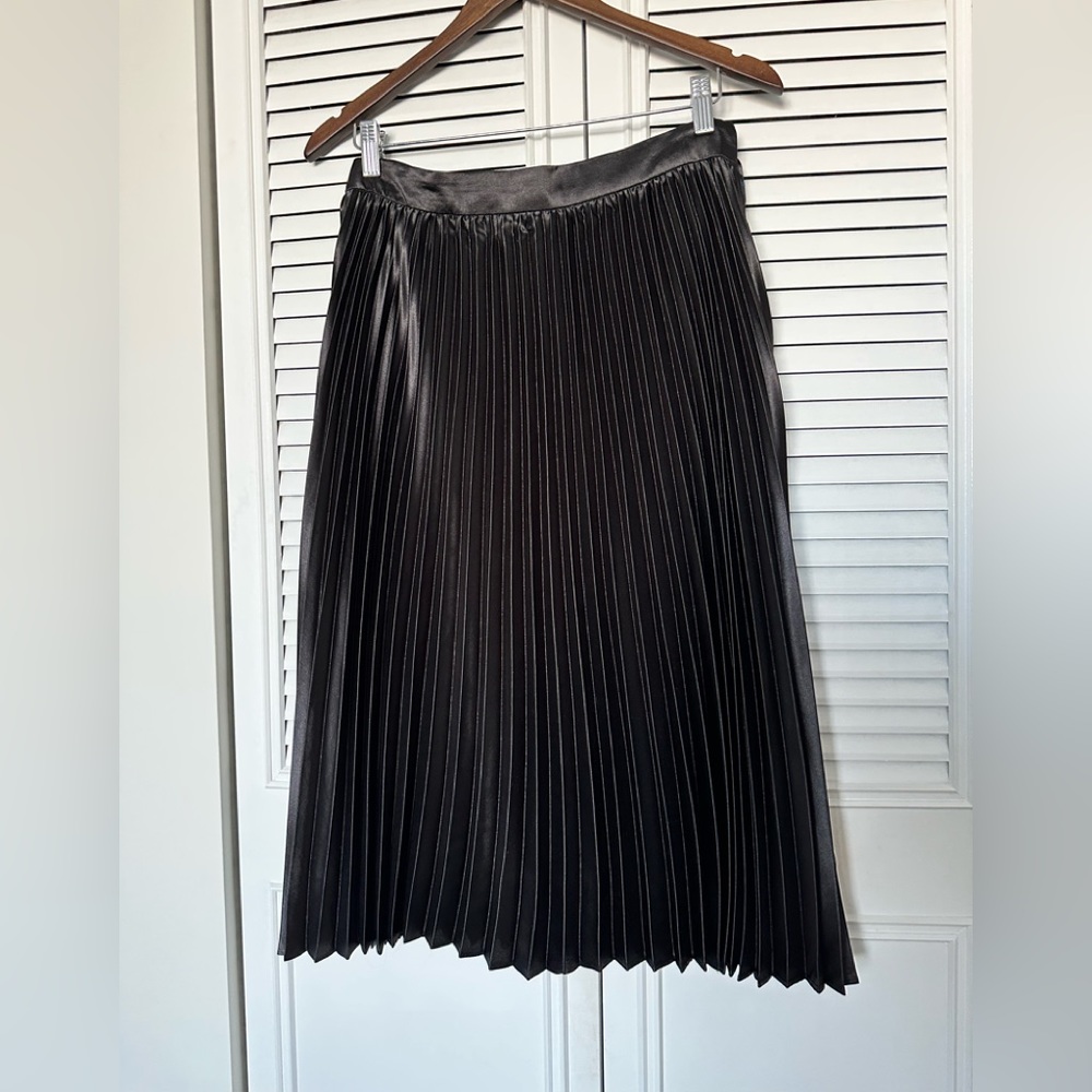 Kate Kasin Pleated Skirt